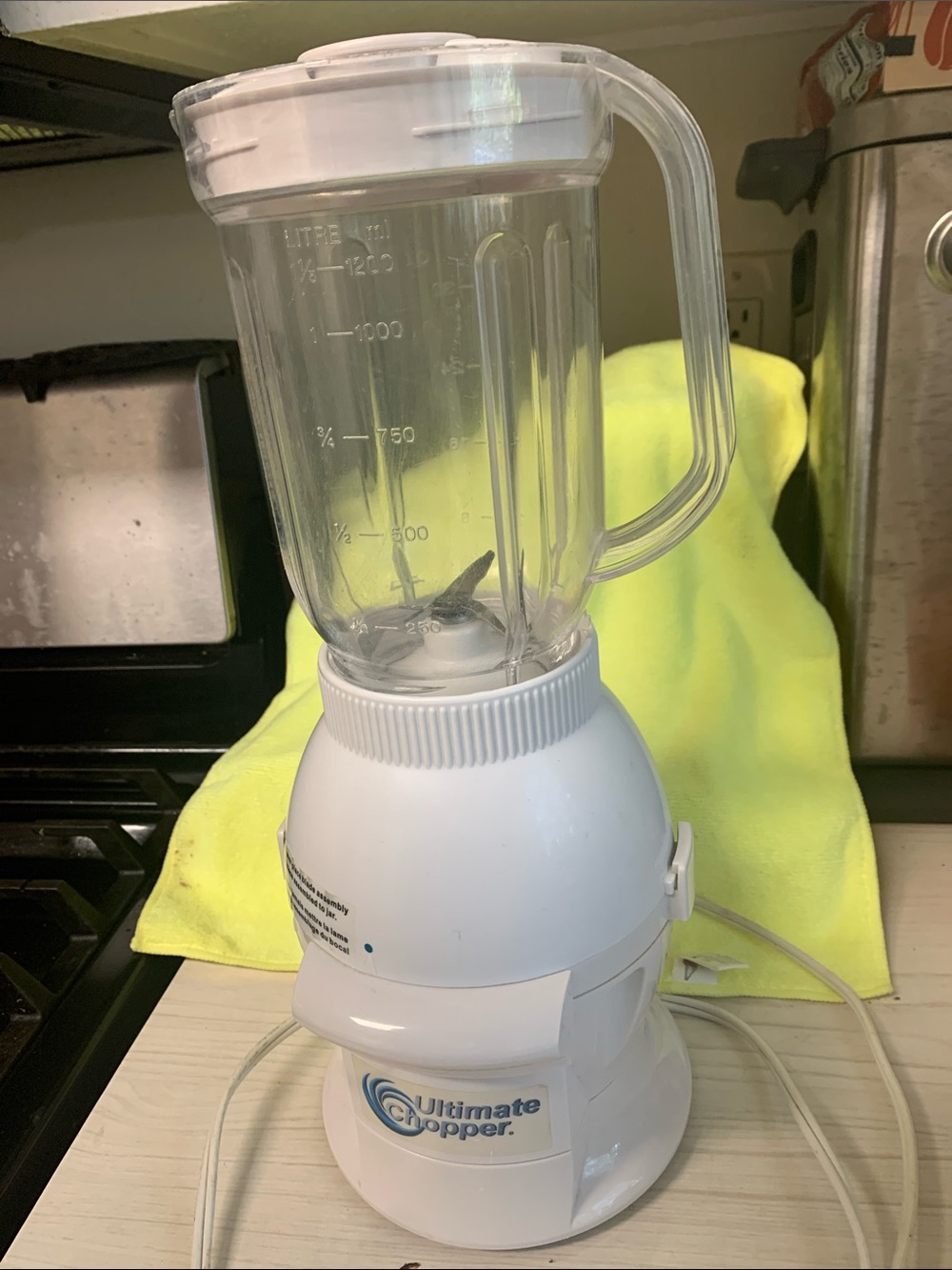 White Personal Blender with Clear Pitcher